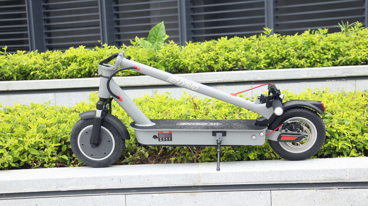 AOVO IENYRID M1 elektromos roller