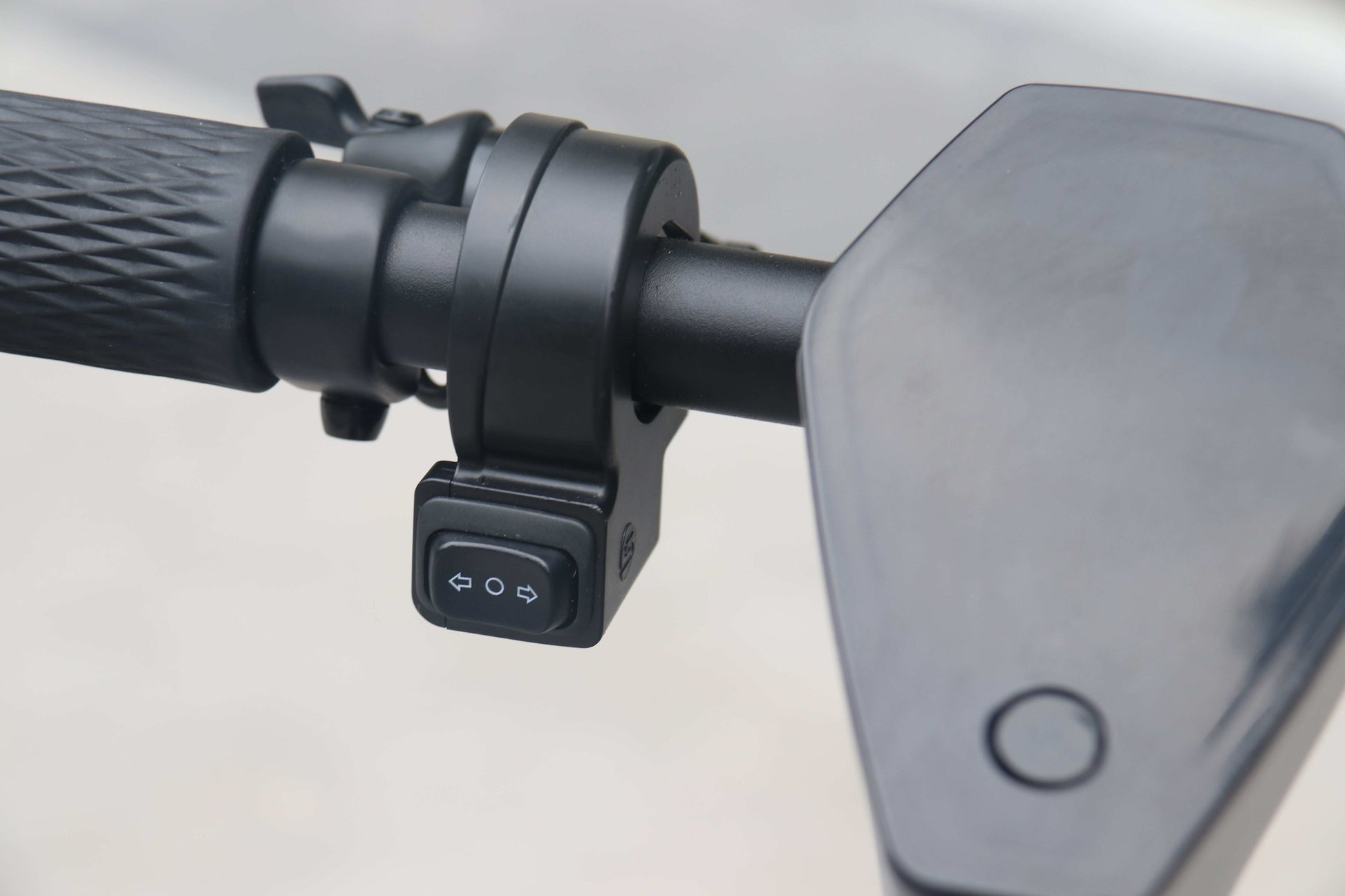 AOVO IENYRID M1 elektromos roller