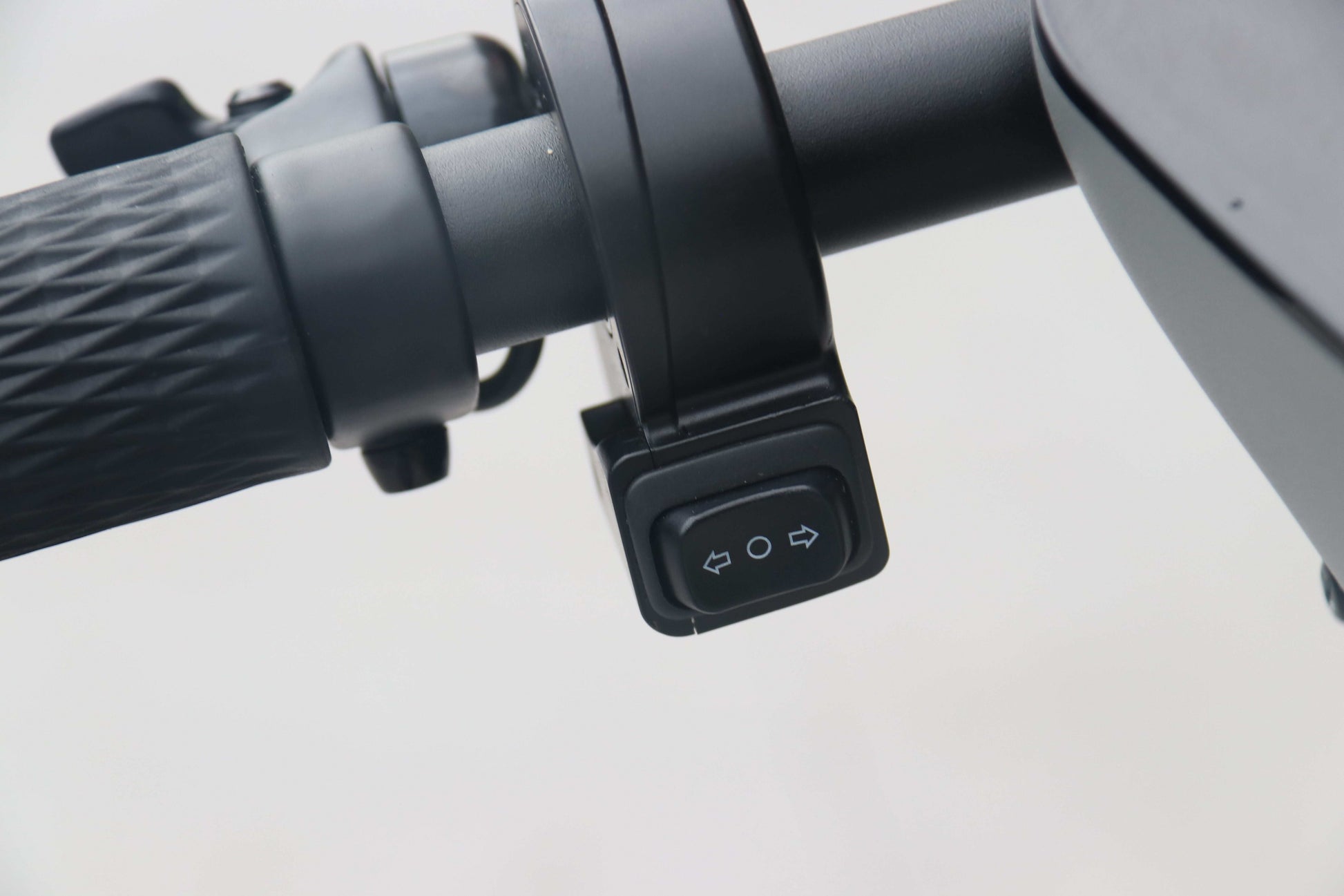 AOVO IENYRID M1 elektromos roller