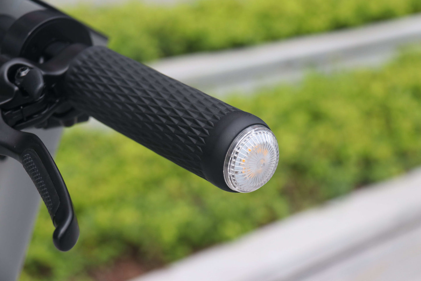AOVO IENYRID M1 elektromos roller