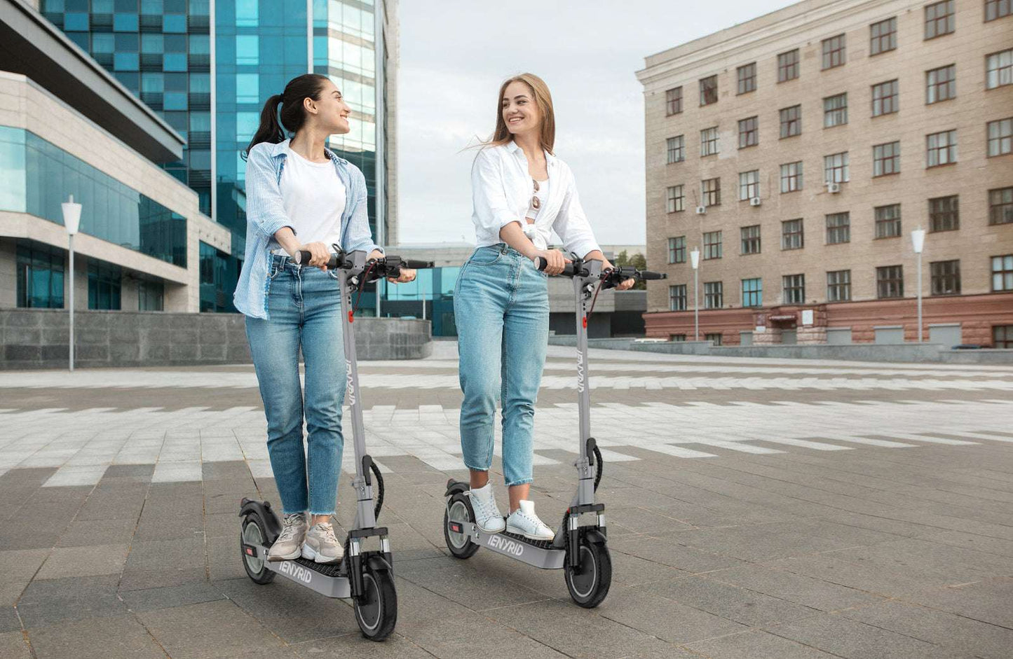 AOVO IENYRID M1 elektromos roller